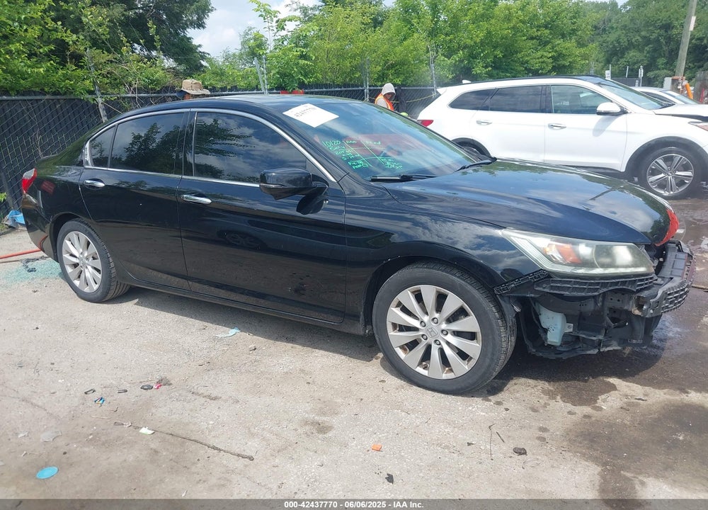 2013 HONDA ACCORD EX-L V-6 VIN: 1HGCR3F82DA013965