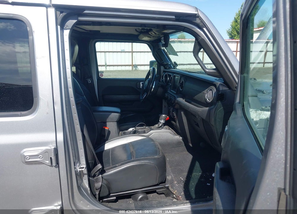 2018 JEEP WRANGLER UNLIMITED SAHARA VIN: 1C4HJXEG2JW124882