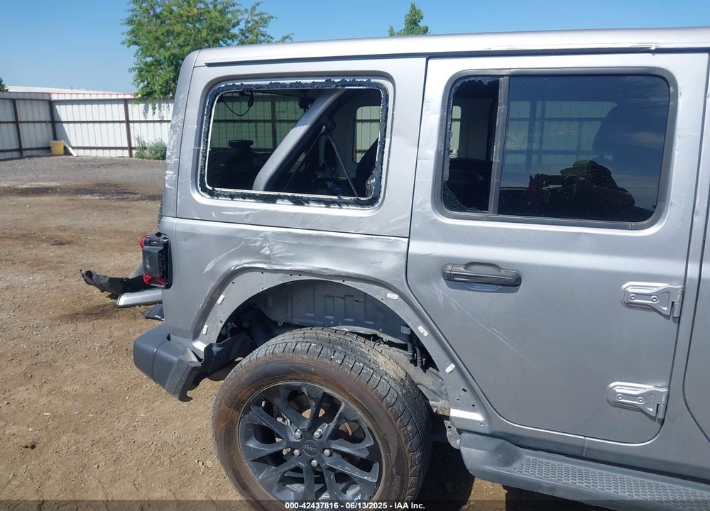 2018 JEEP WRANGLER UNLIMITED SAHARA VIN: 1C4HJXEG2JW124882