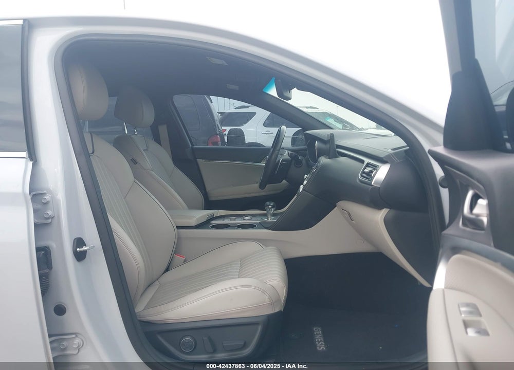 2022 GENESIS G70 VIN: KMTG34TA9NU090218