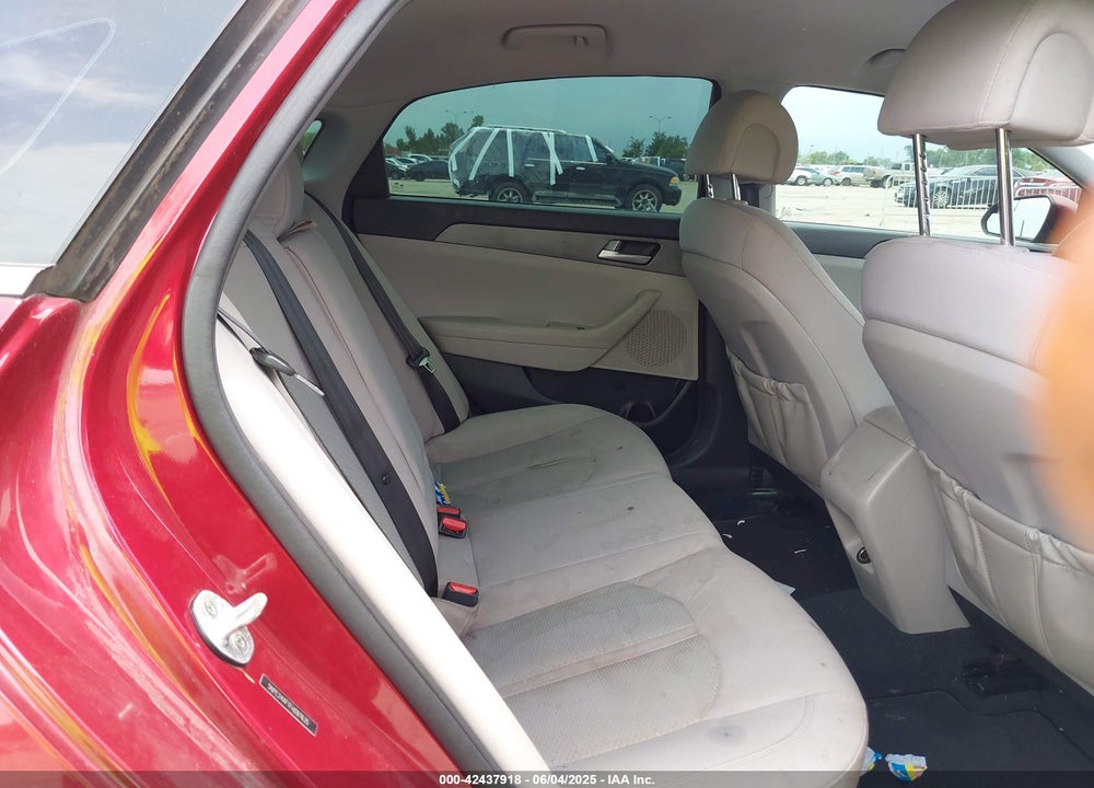 2015 HYUNDAI SONATA SE VIN: 5NPE24AF1FH097635