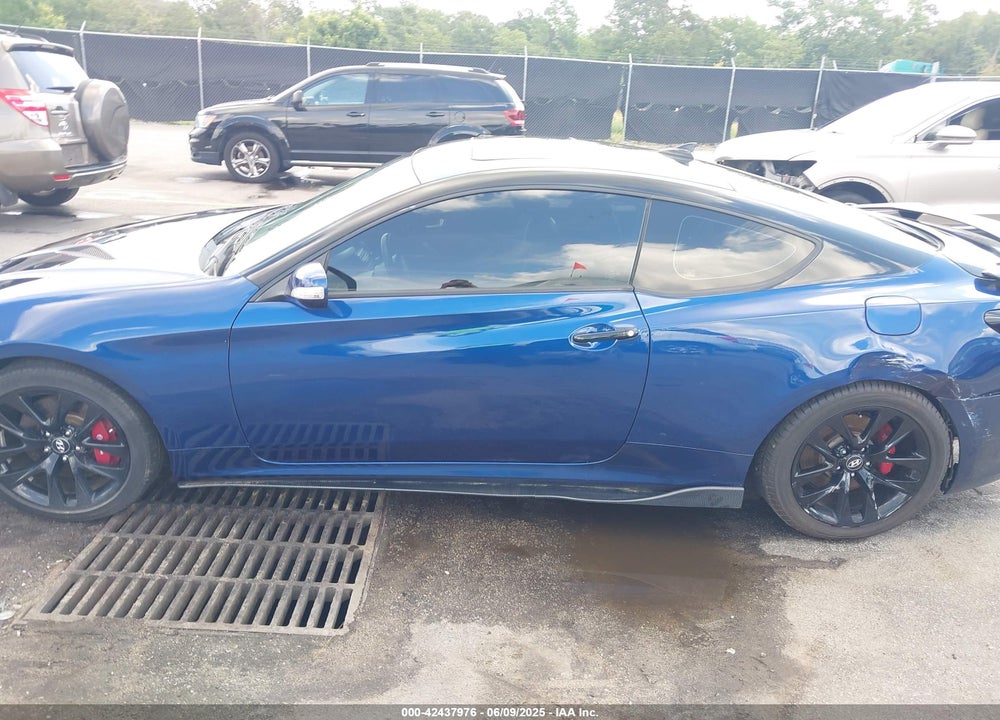 2015 HYUNDAI GENESIS VIN: KMHHU6KJ2FU123585