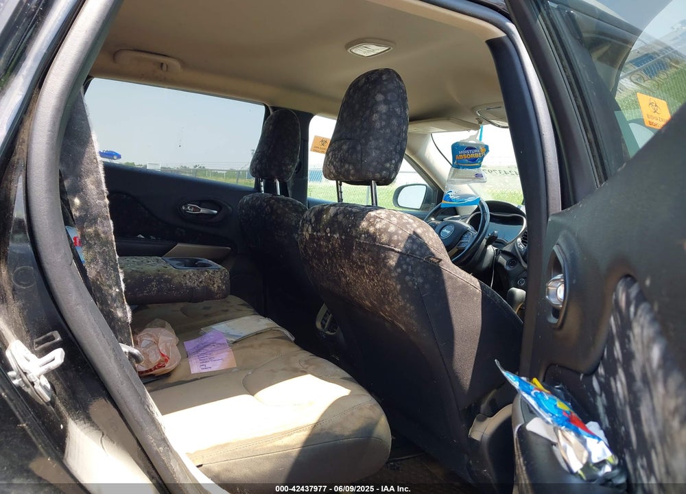2017 JEEP CHEROKEE VIN: 1C4PJLCS3HW642778
