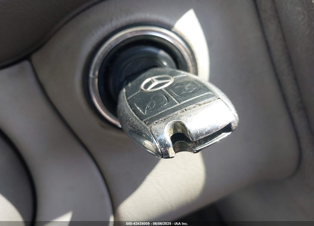 2001 MERCEDES-BENZ CLK 320 VIN: WDBLJ65GX1F164842