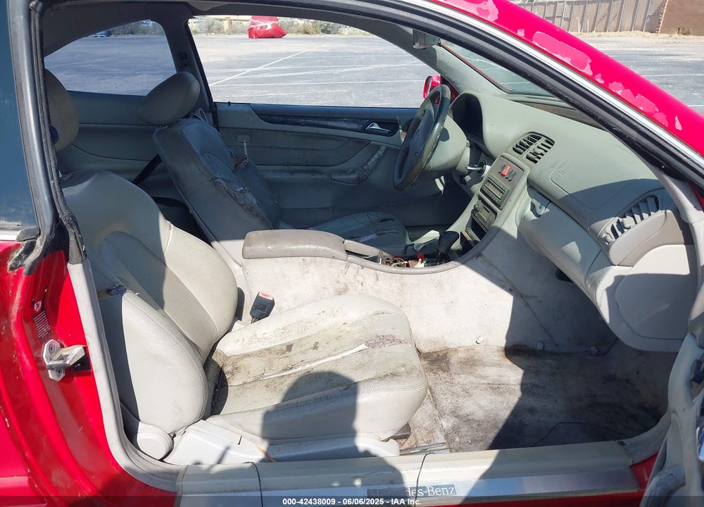 2001 MERCEDES-BENZ CLK 320 VIN: WDBLJ65GX1F164842