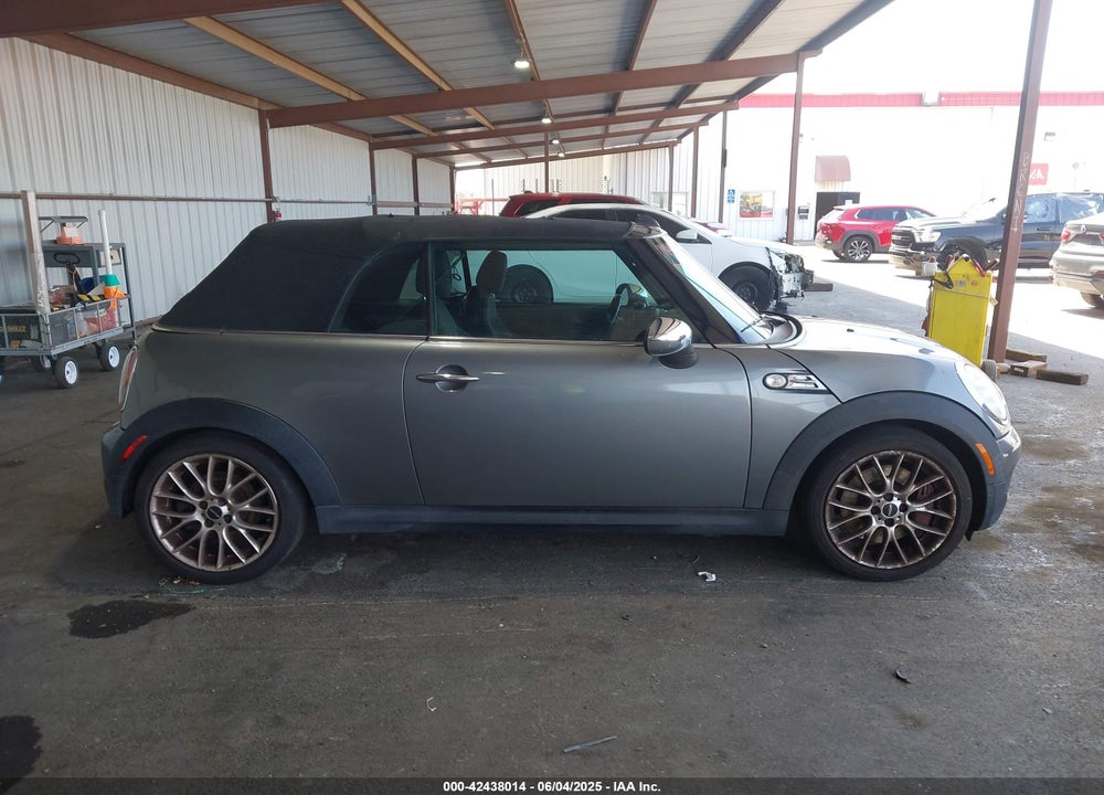 2009 MINI JOHN COOPER WORKS VIN: WMWMS93529TK19610