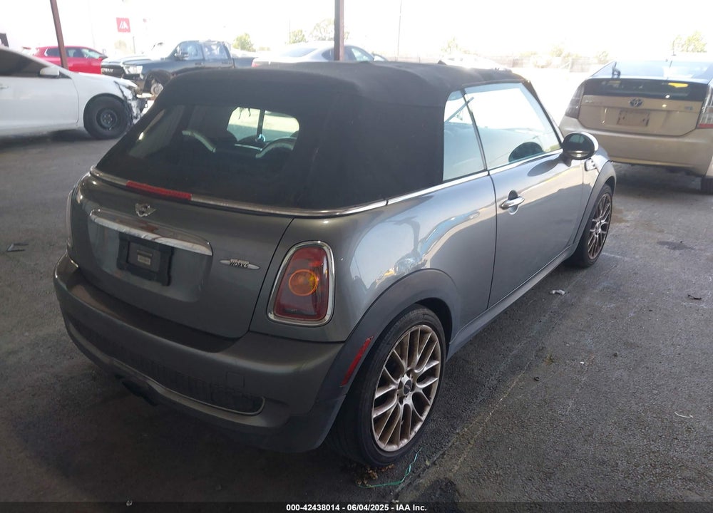 2009 MINI JOHN COOPER WORKS VIN: WMWMS93529TK19610