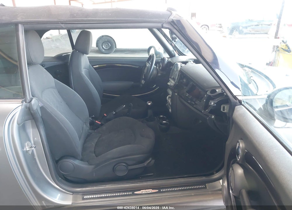 2009 MINI JOHN COOPER WORKS VIN: WMWMS93529TK19610