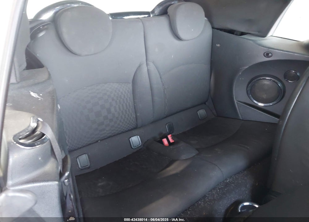 2009 MINI JOHN COOPER WORKS VIN: WMWMS93529TK19610