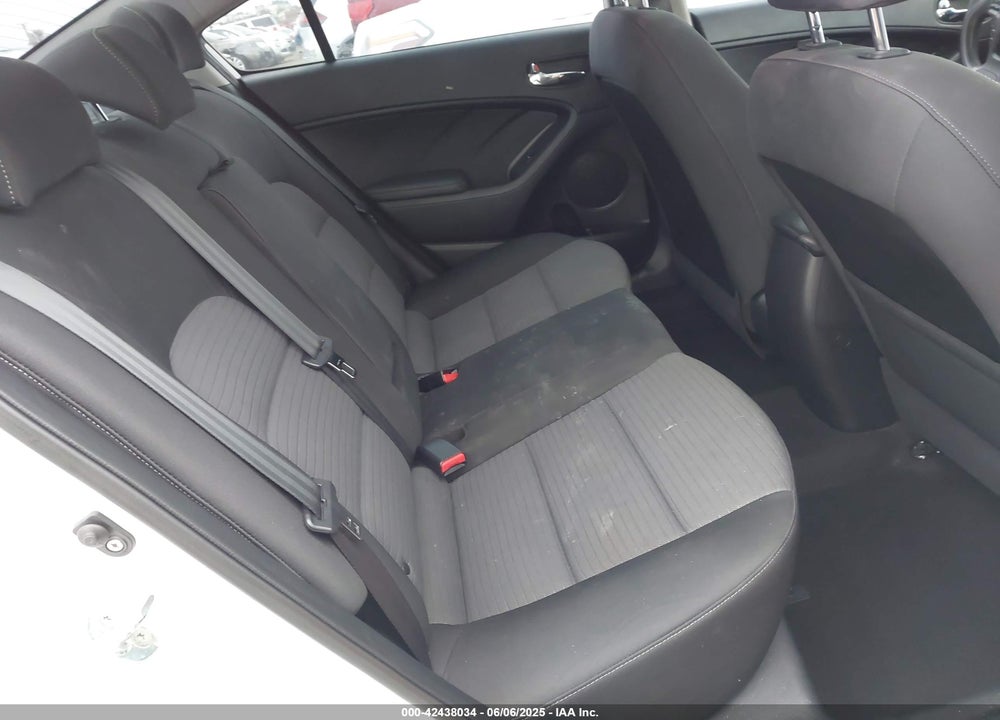 2015 KIA FORTE LX VIN: KNAFX4A65F5278143