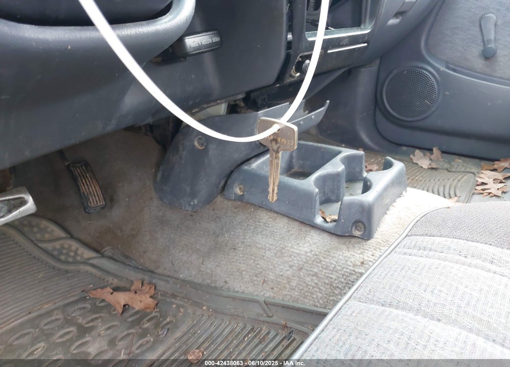 1998 TOYOTA TACOMA VIN: 4TAVL52N2WZ133894