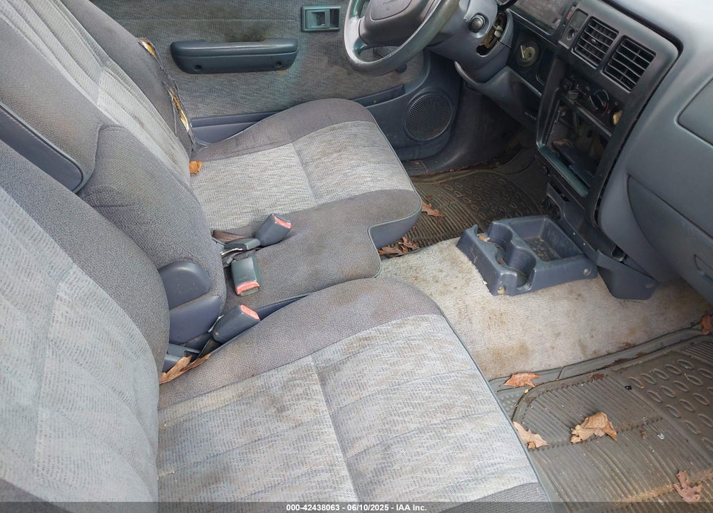 1998 TOYOTA TACOMA VIN: 4TAVL52N2WZ133894
