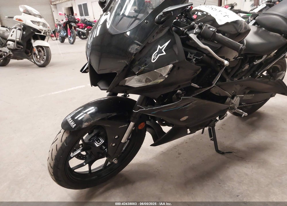 2023 YAMAHA YZFR3 A VIN: MH3RH18Y4PK010952