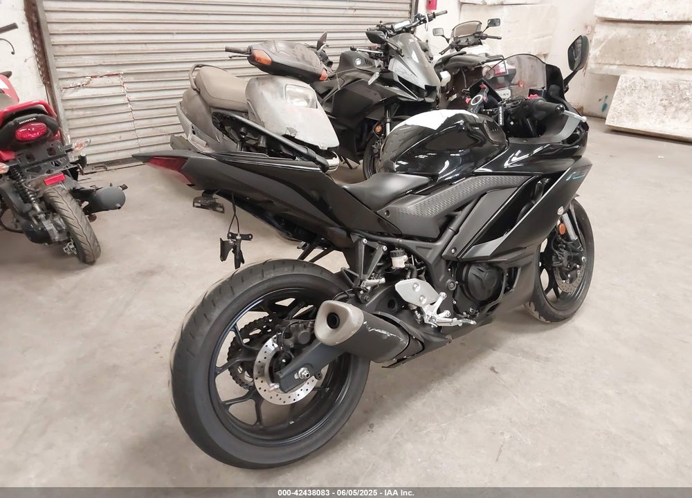 2023 YAMAHA YZFR3 A VIN: MH3RH18Y4PK010952