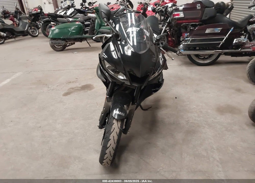 2023 YAMAHA YZFR3 A VIN: MH3RH18Y4PK010952