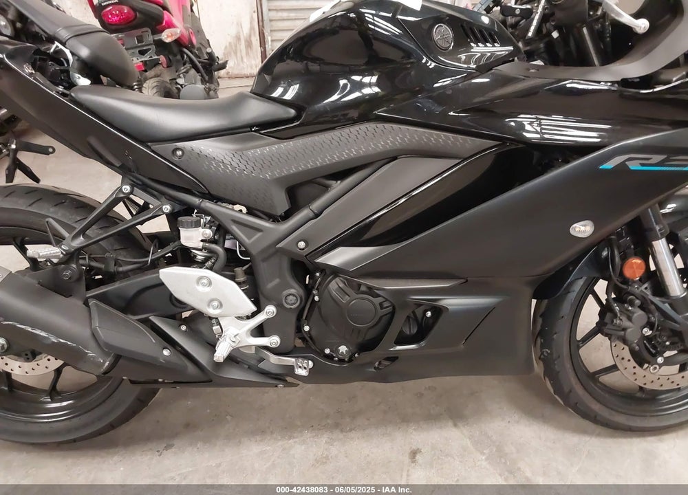 2023 YAMAHA YZFR3 A VIN: MH3RH18Y4PK010952