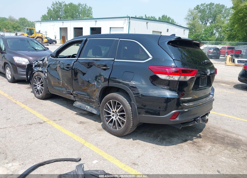 2018 TOYOTA HIGHLANDER VIN: 5TDJZRFH6JS496061
