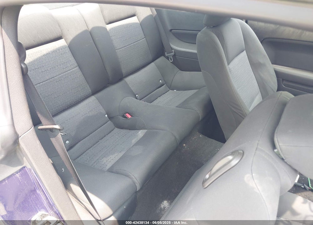 2005 FORD MUSTANG V6 DELUXE/V6 PREMIUM VIN: 1ZVFT80N855140381