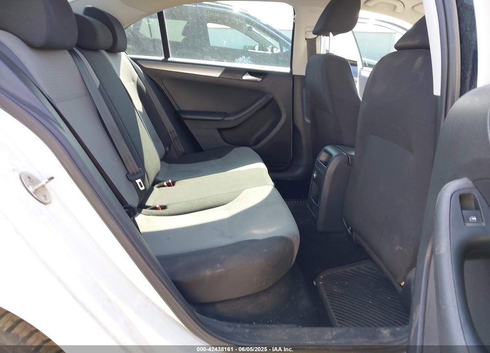 2017 VOLKSWAGEN JETTA 1.4T S VIN: 3VW2B7AJ1HM290998