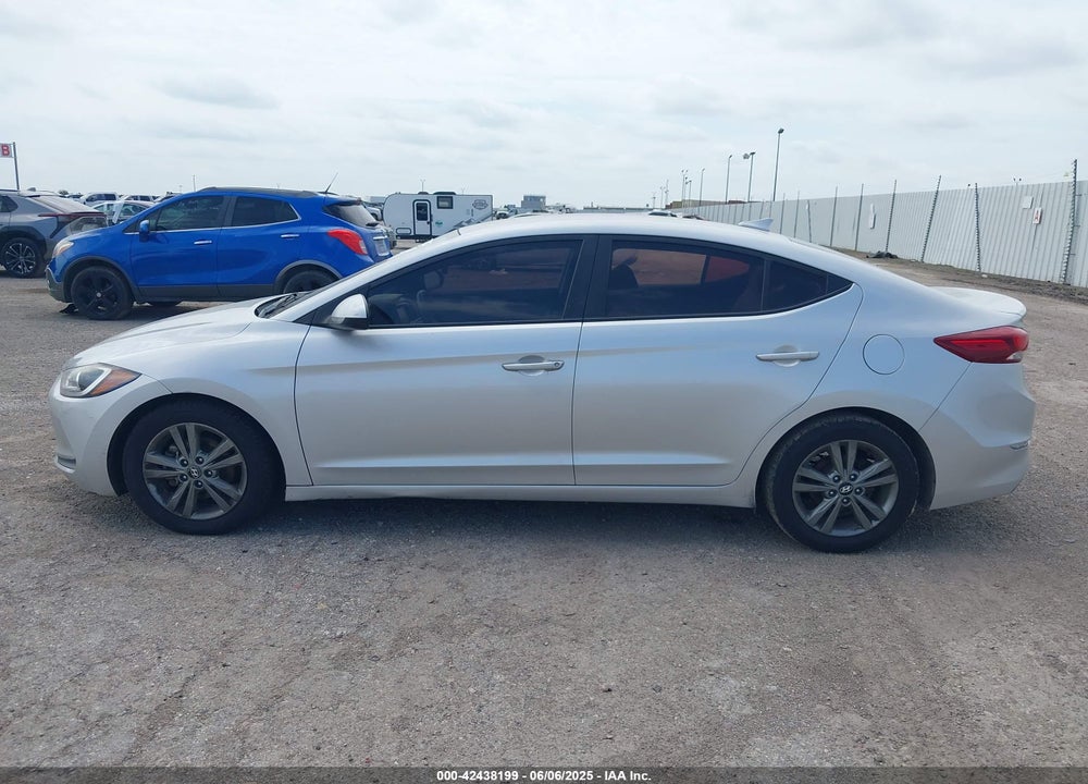 2018 HYUNDAI ELANTRA SEL VIN: 5NPD84LF7JH224226