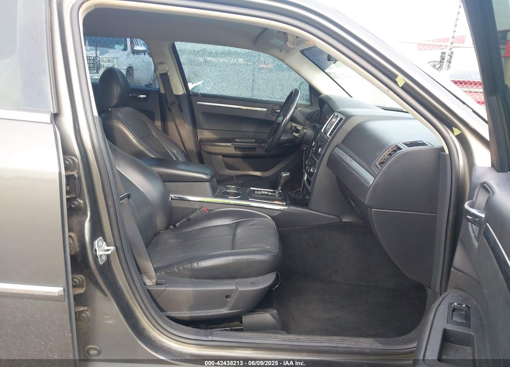 2010 CHRYSLER 300 VIN: 2C3CA5CV7AH185549