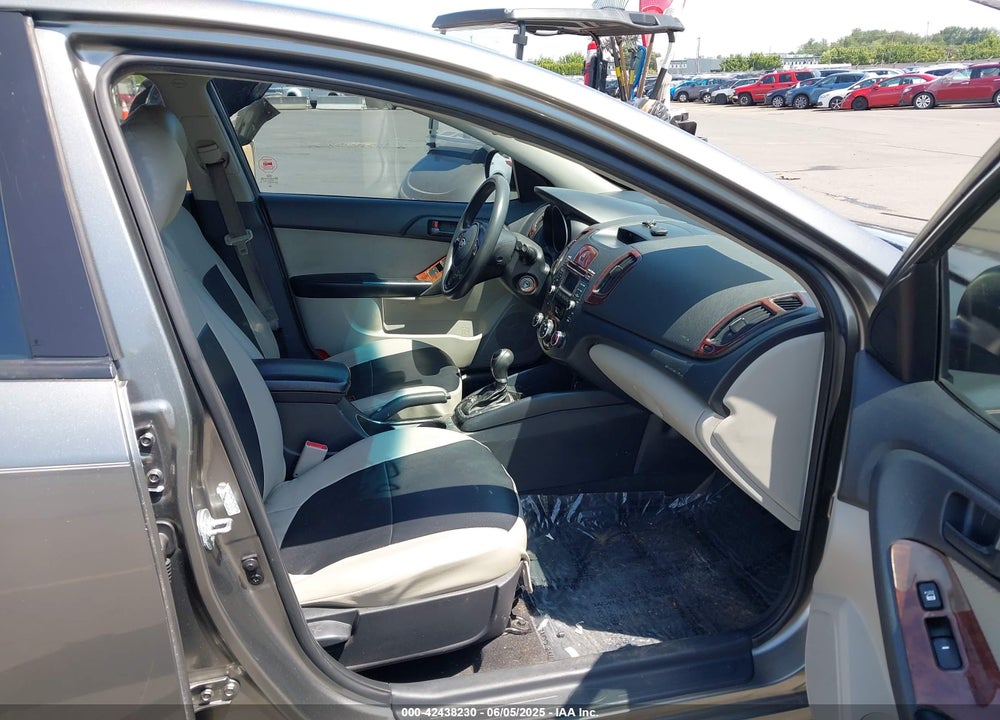 2011 KIA FORTE VIN: KNAFU4A24B5382350