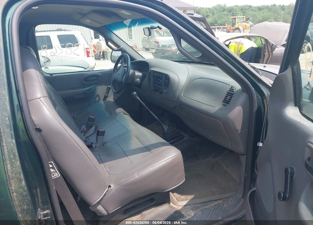 2002 FORD F-150 XL/XLT VIN: 1FTRF17202NA01318
