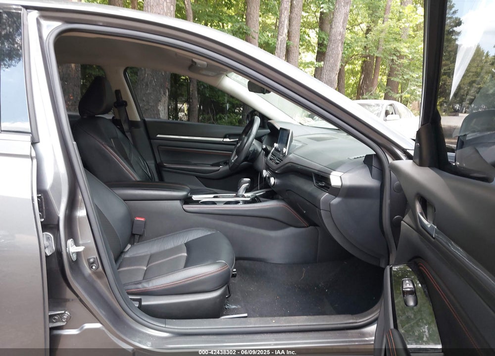2023 NISSAN ALTIMA SR VIN: 1N4BL4CV2PN370559