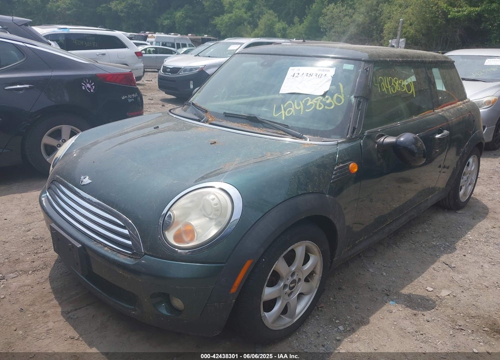 2010 MINI COOPER VIN: WMWMF3C50ATZ60957