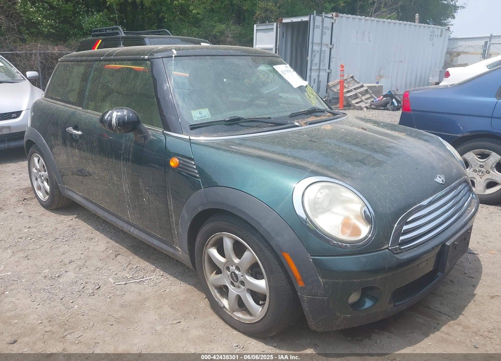 2010 MINI COOPER VIN: WMWMF3C50ATZ60957