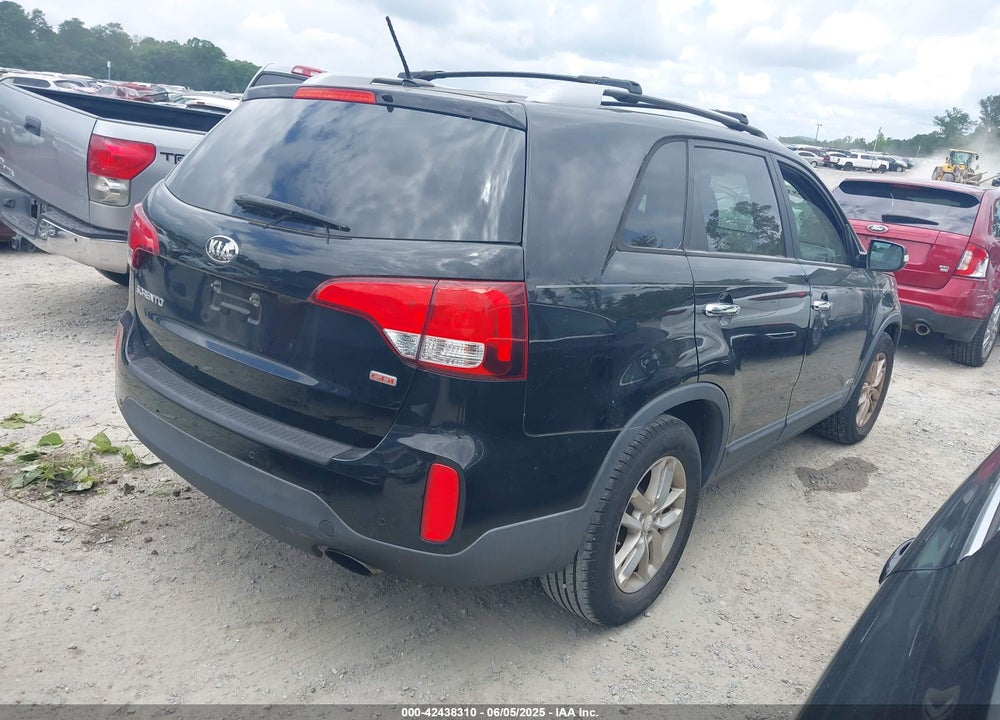 2014 KIA SORENTO VIN: 5XYKTCA63EG521218
