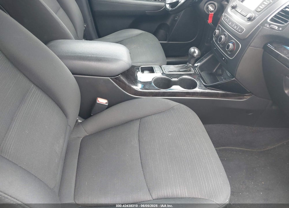 2014 KIA SORENTO VIN: 5XYKTCA63EG521218