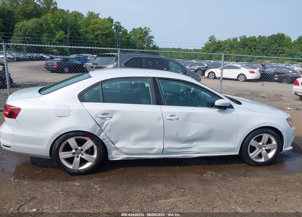 2017 VOLKSWAGEN JETTA VIN: 3VW2B7AJ3HM376653