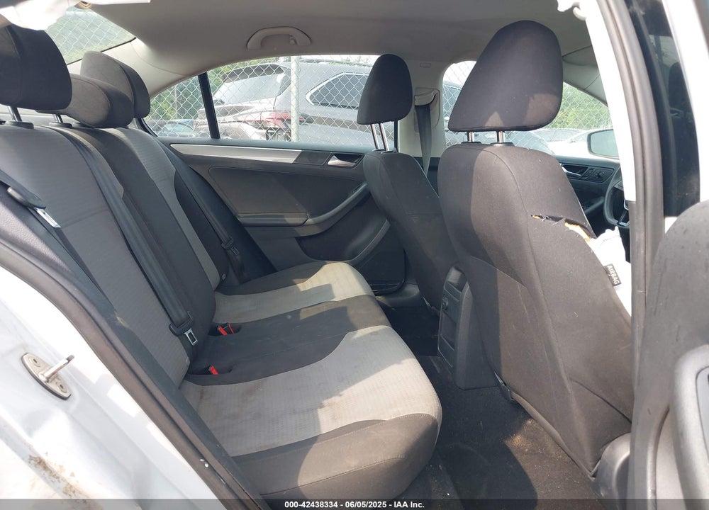 2017 VOLKSWAGEN JETTA VIN: 3VW2B7AJ3HM376653