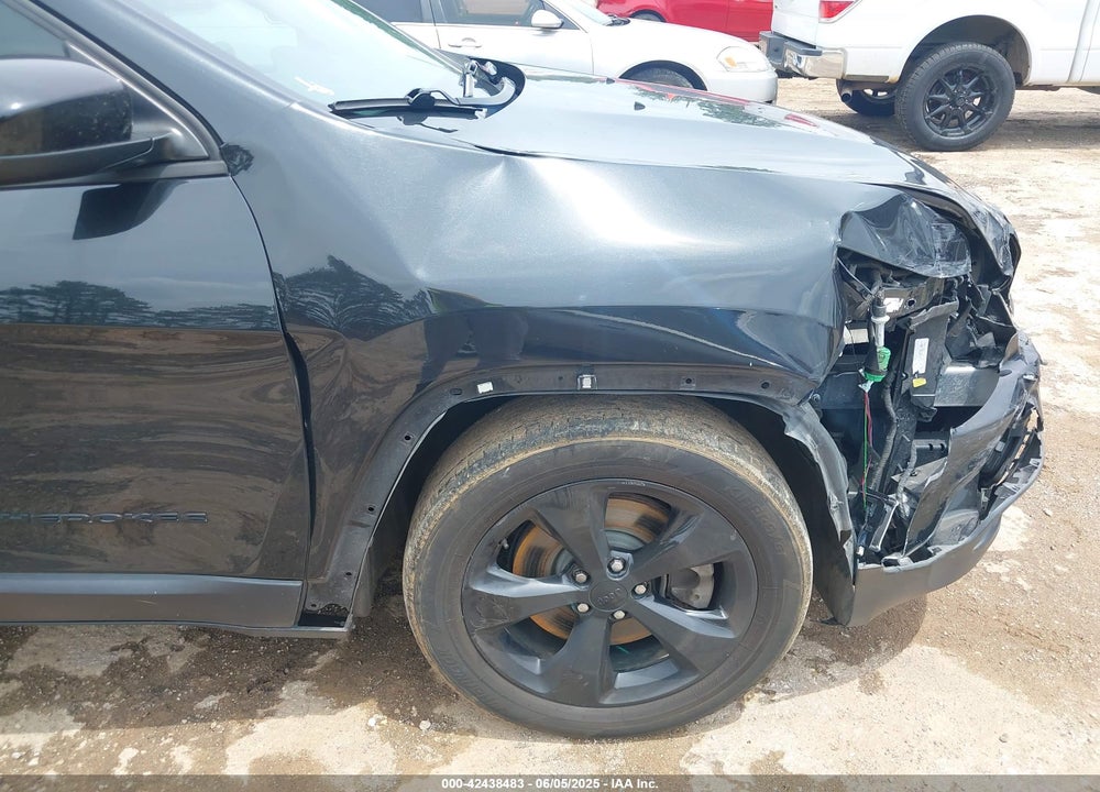 2016 JEEP CHEROKEE VIN: 1C4PJLCB3GW221996