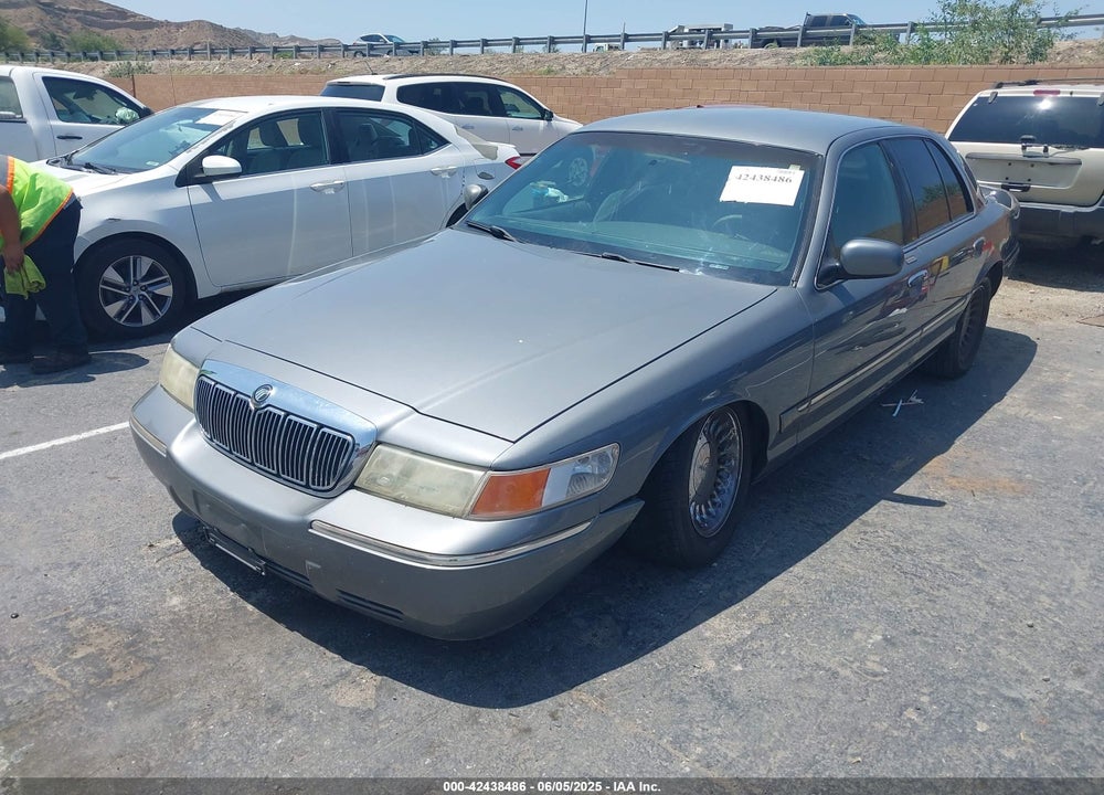 2000 MERCURY GRAND MARQUIS GS VIN: 2MEFM74W8YX662409