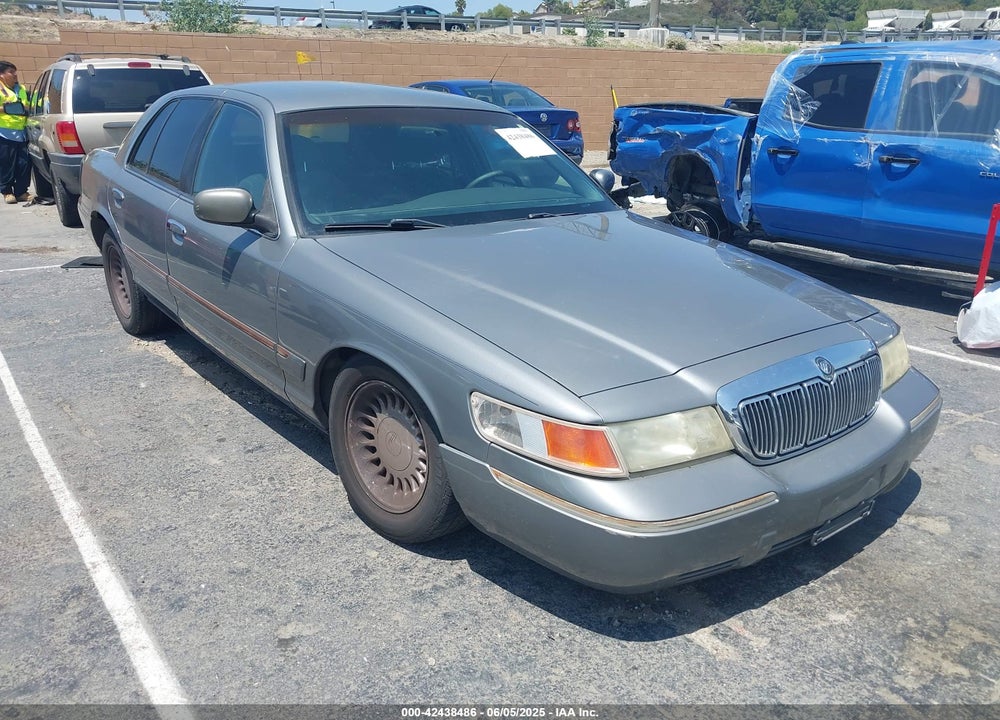 2000 MERCURY GRAND MARQUIS GS VIN: 2MEFM74W8YX662409