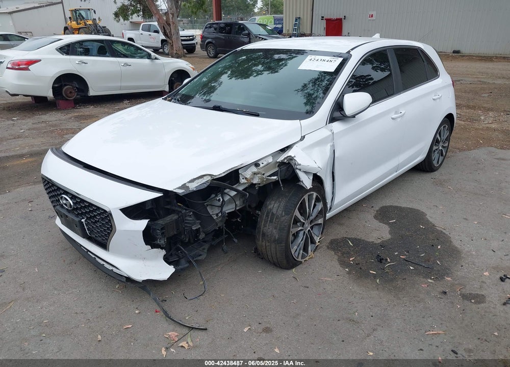 2018 HYUNDAI ELANTRA GT VIN: KMHH35LE8JU081382