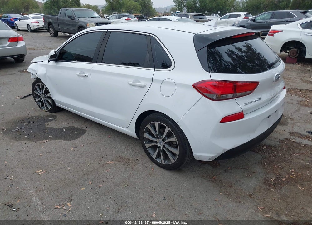 2018 HYUNDAI ELANTRA GT VIN: KMHH35LE8JU081382