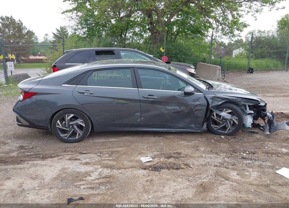 2025 HYUNDAI ELANTRA VIN: KMHLS4DG9SU951455