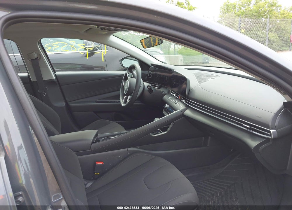 2025 HYUNDAI ELANTRA VIN: KMHLS4DG9SU951455