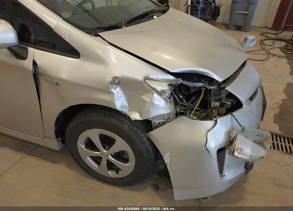 2013 TOYOTA PRIUS THREE VIN: JTDKN3DU7D1728505
