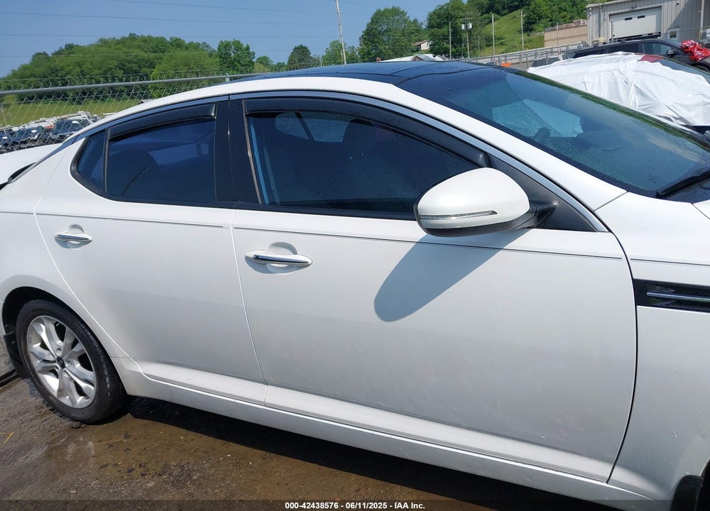 2011 KIA OPTIMA EX VIN: KNAGN4A78B5059688