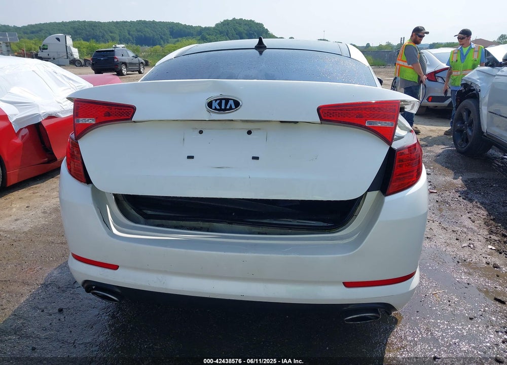 2011 KIA OPTIMA EX VIN: KNAGN4A78B5059688
