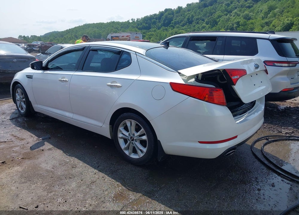2011 KIA OPTIMA EX VIN: KNAGN4A78B5059688