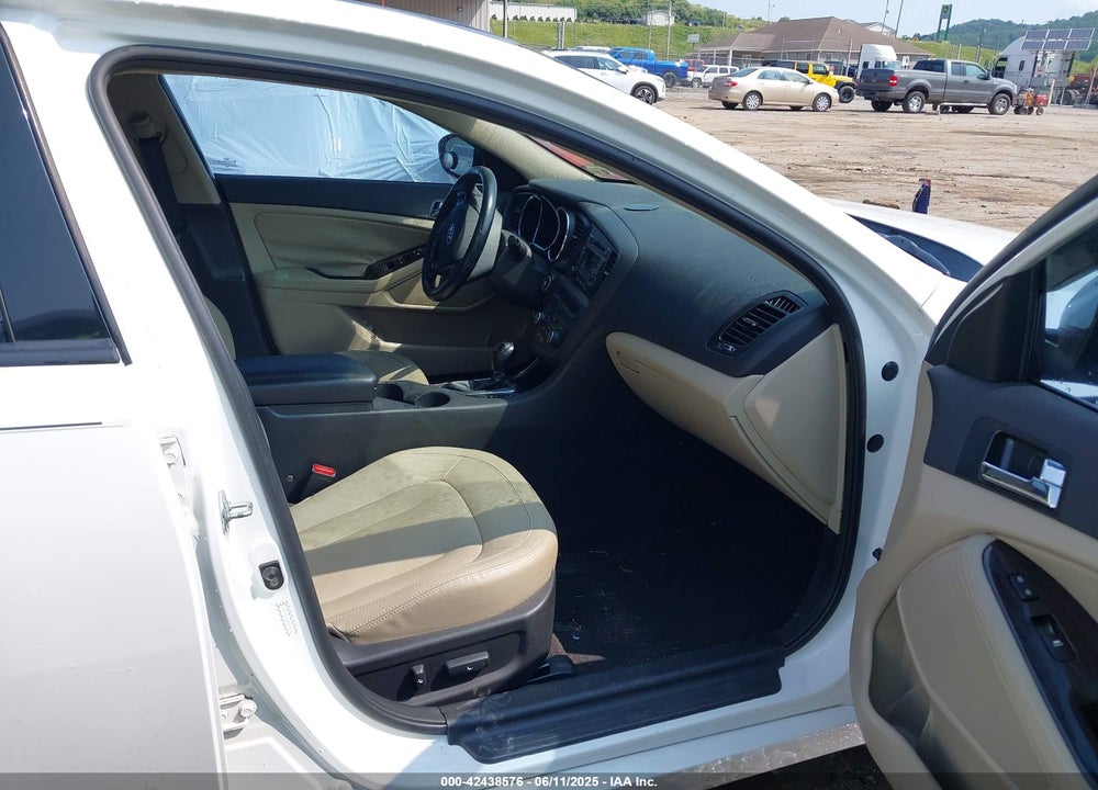 2011 KIA OPTIMA EX VIN: KNAGN4A78B5059688
