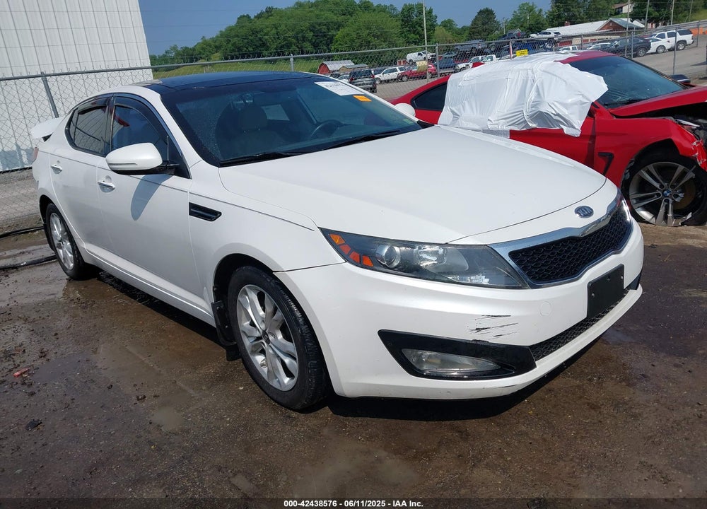 2011 KIA OPTIMA EX VIN: KNAGN4A78B5059688