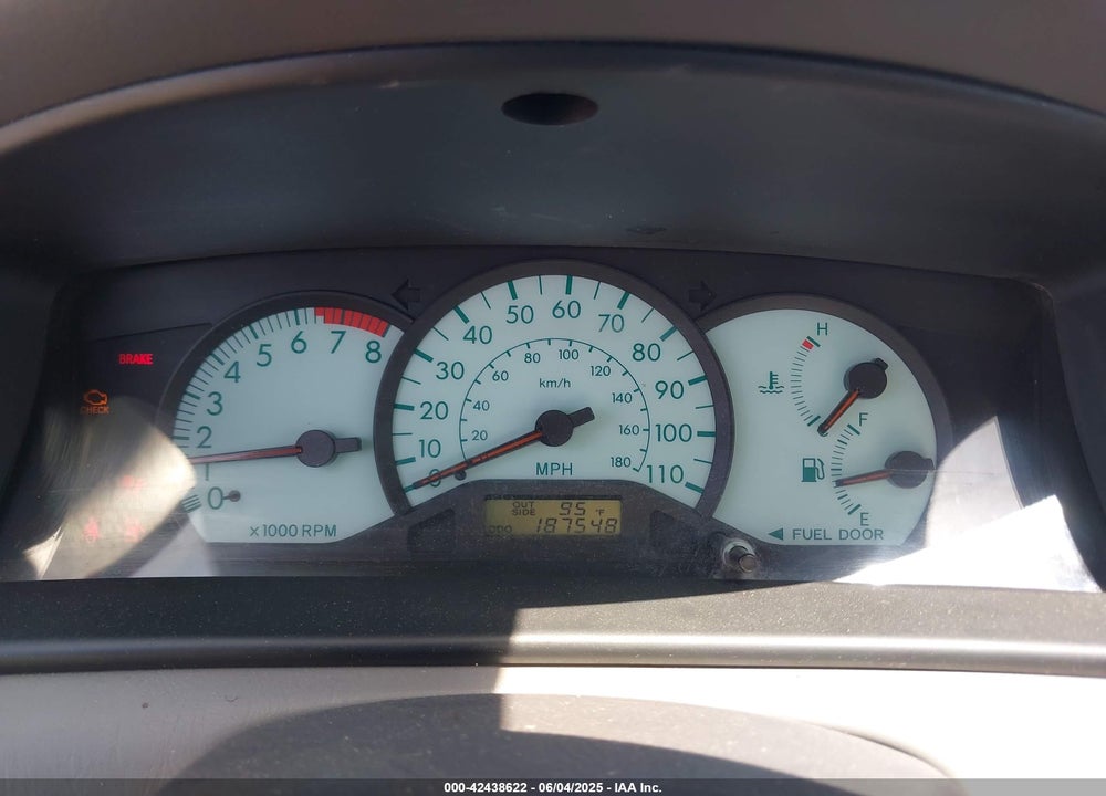 2003 TOYOTA COROLLA LE VIN: 1NXBR32E53Z011528