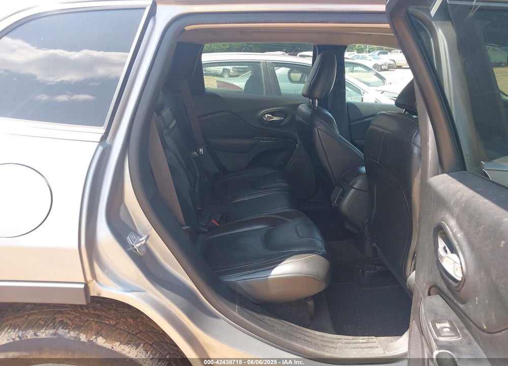 2015 JEEP CHEROKEE VIN: 1C4PJMDS1FW676140