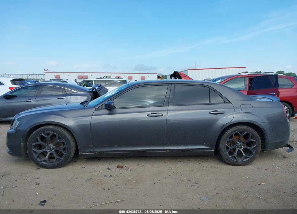 2019 CHRYSLER 300 VIN: 2C3CCABG3KH562921